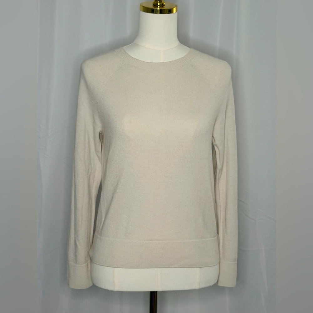 Banana Republic 100% Merino Wool Sweater Vanilla Cream Crewneck  Soft Knit PM